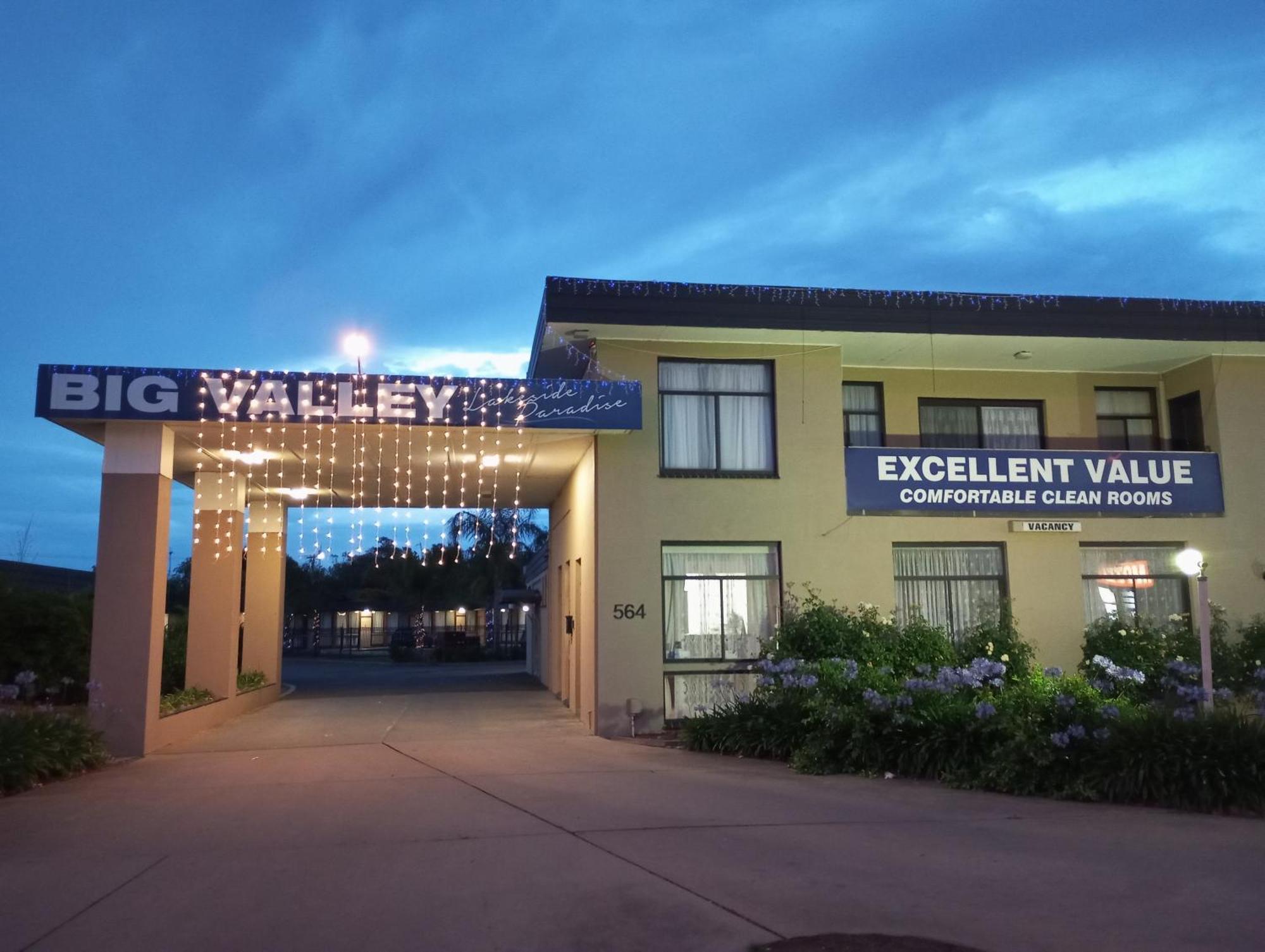 Big Valley Lakeside Paradise Motor Inn Shepparton Eksteriør billede