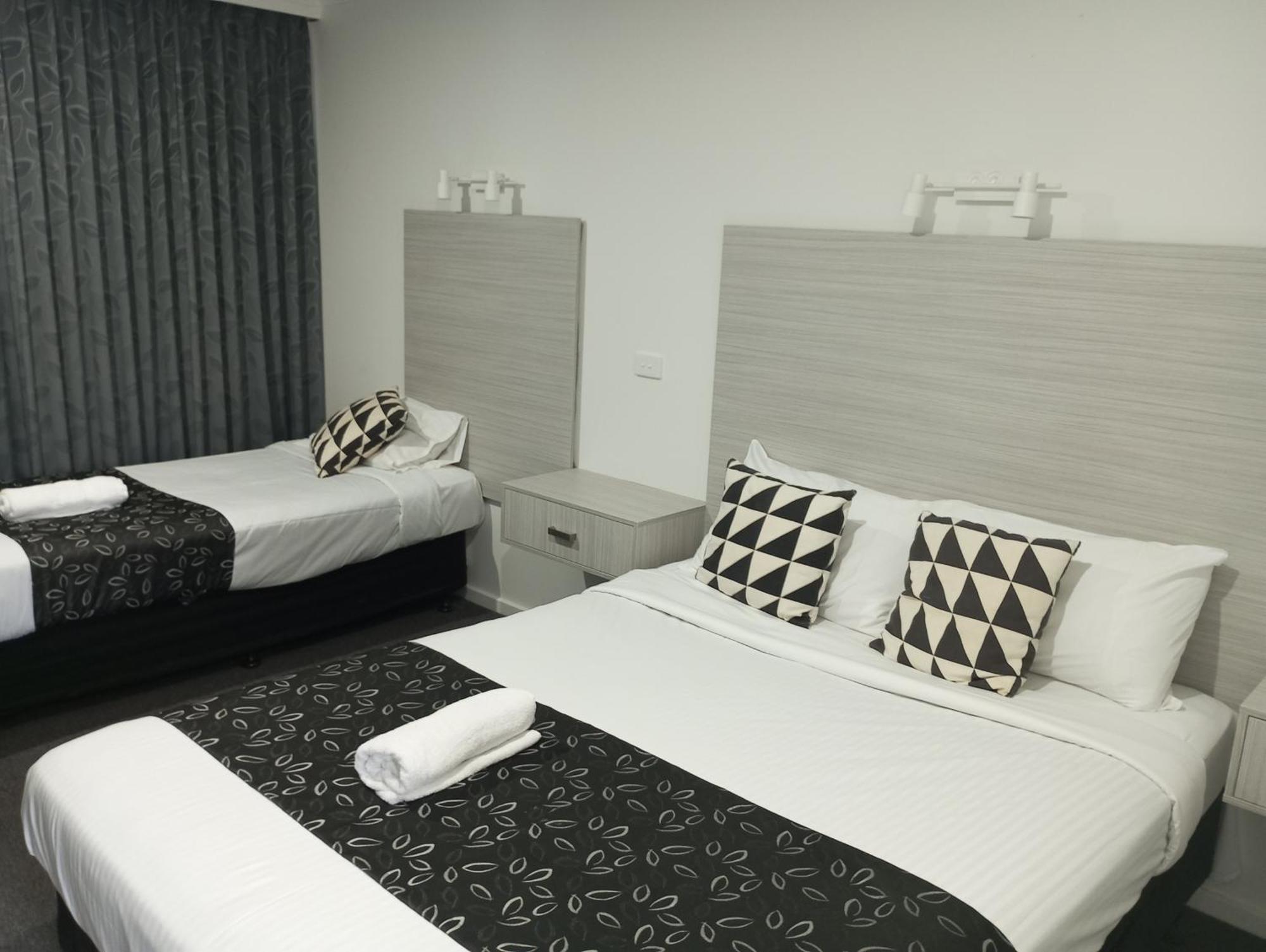 Big Valley Lakeside Paradise Motor Inn Shepparton Eksteriør billede