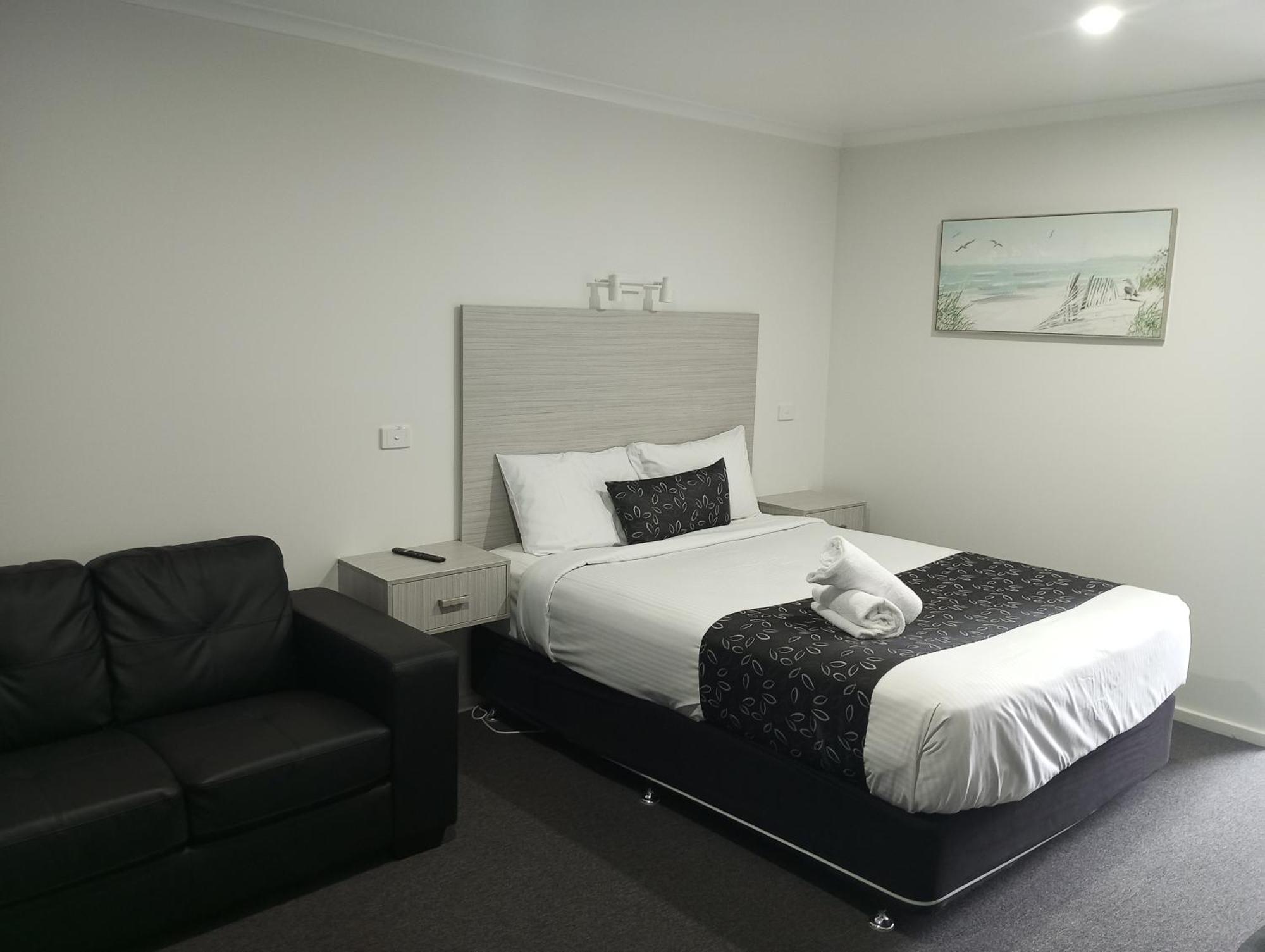 Big Valley Lakeside Paradise Motor Inn Shepparton Eksteriør billede